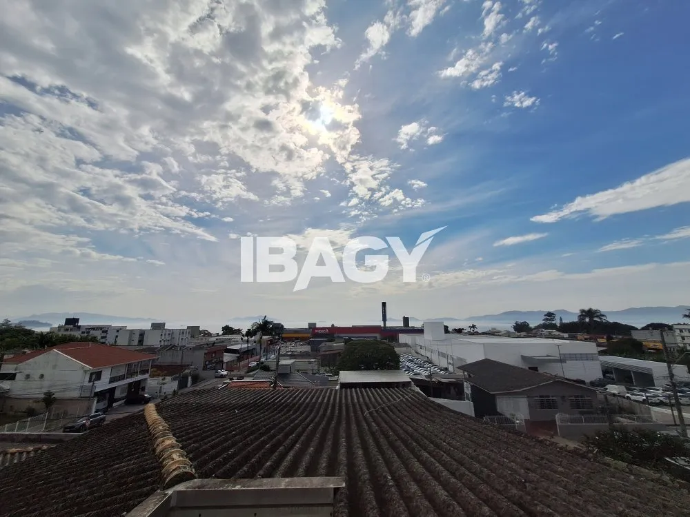 House with 4 bedrooms and 2 bathrooms, 100 m² — photo 15