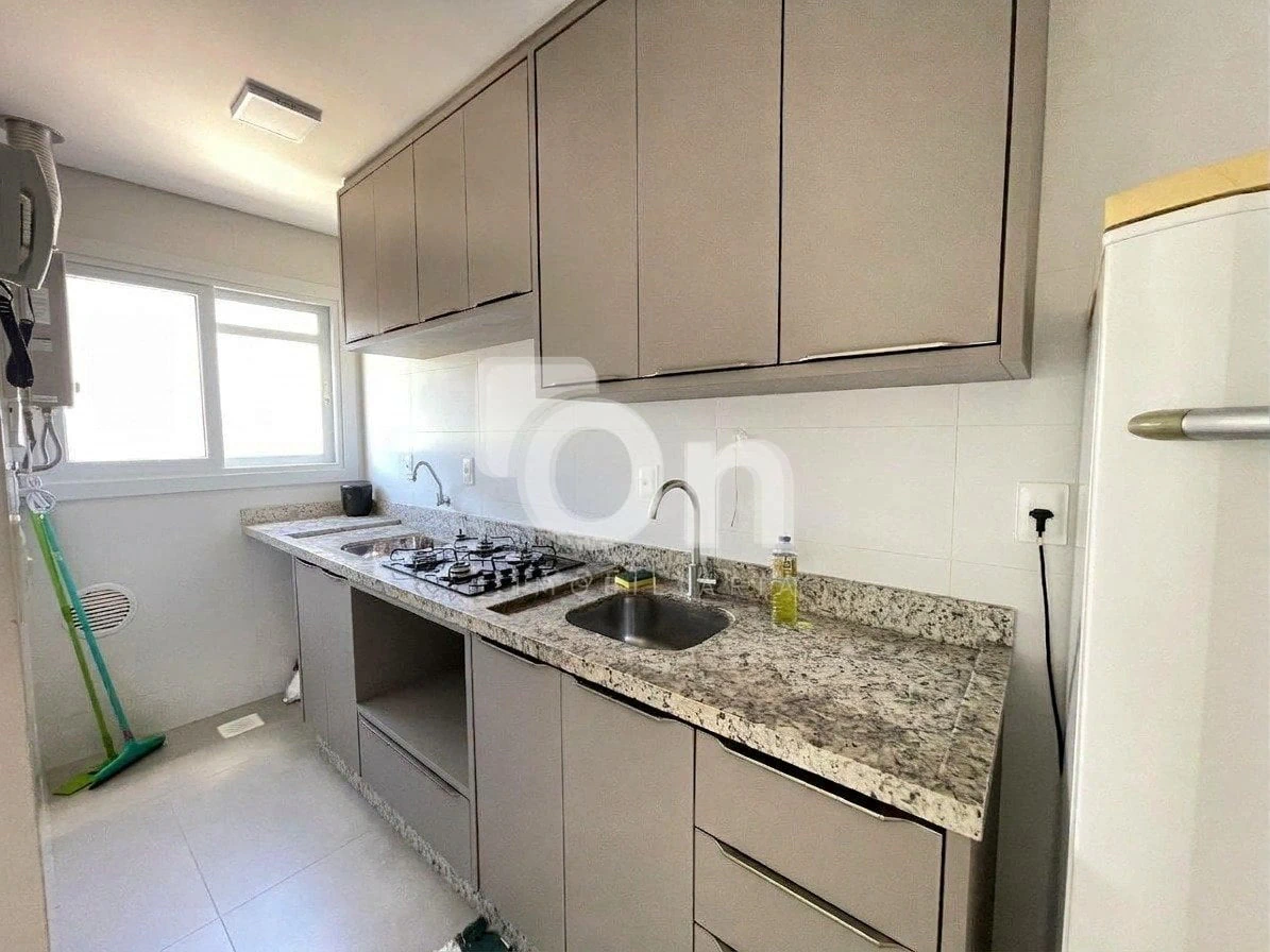 One-bedroom apartment in a building with a coworking space — photo 10