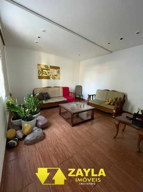 Casa mobiliada de 3 quartos com churrasqueira privativa