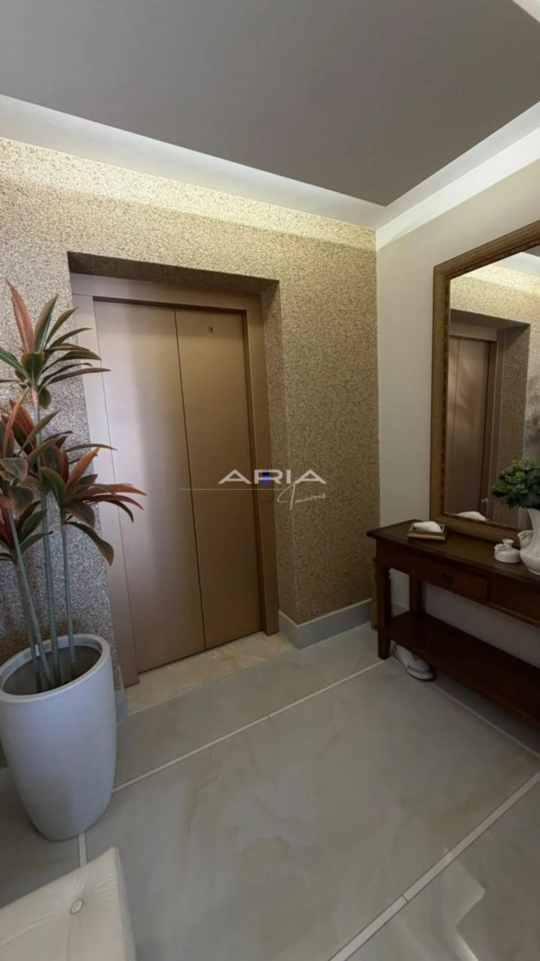 One-bedroom apartment with a glass-enclosed balcony — photo 18