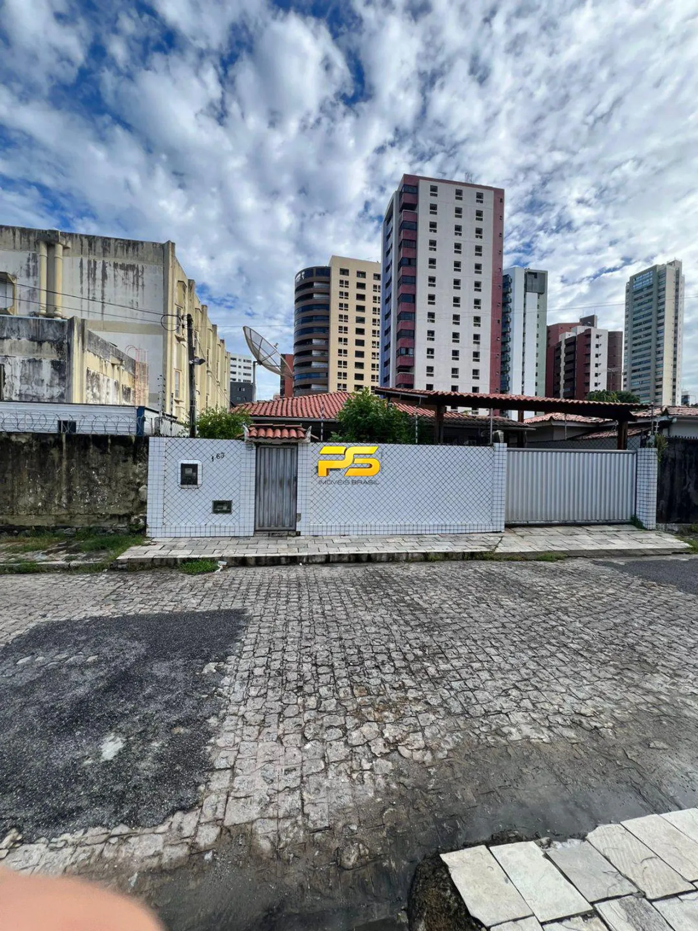 Коммерческий дом 1100 м²: 4 спальни и 5 ванных