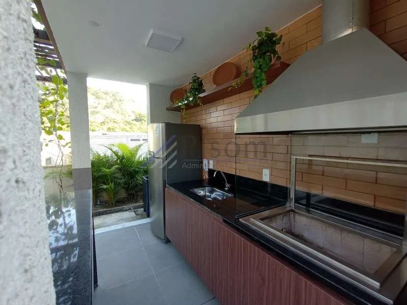 3-bedroom apartment with a glass-enclosed balcony — photo 24