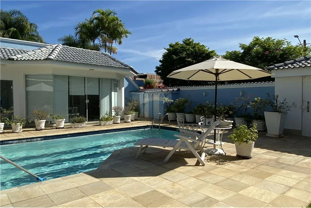 Furnished house with 4 bedrooms and 508 m² — photo 45