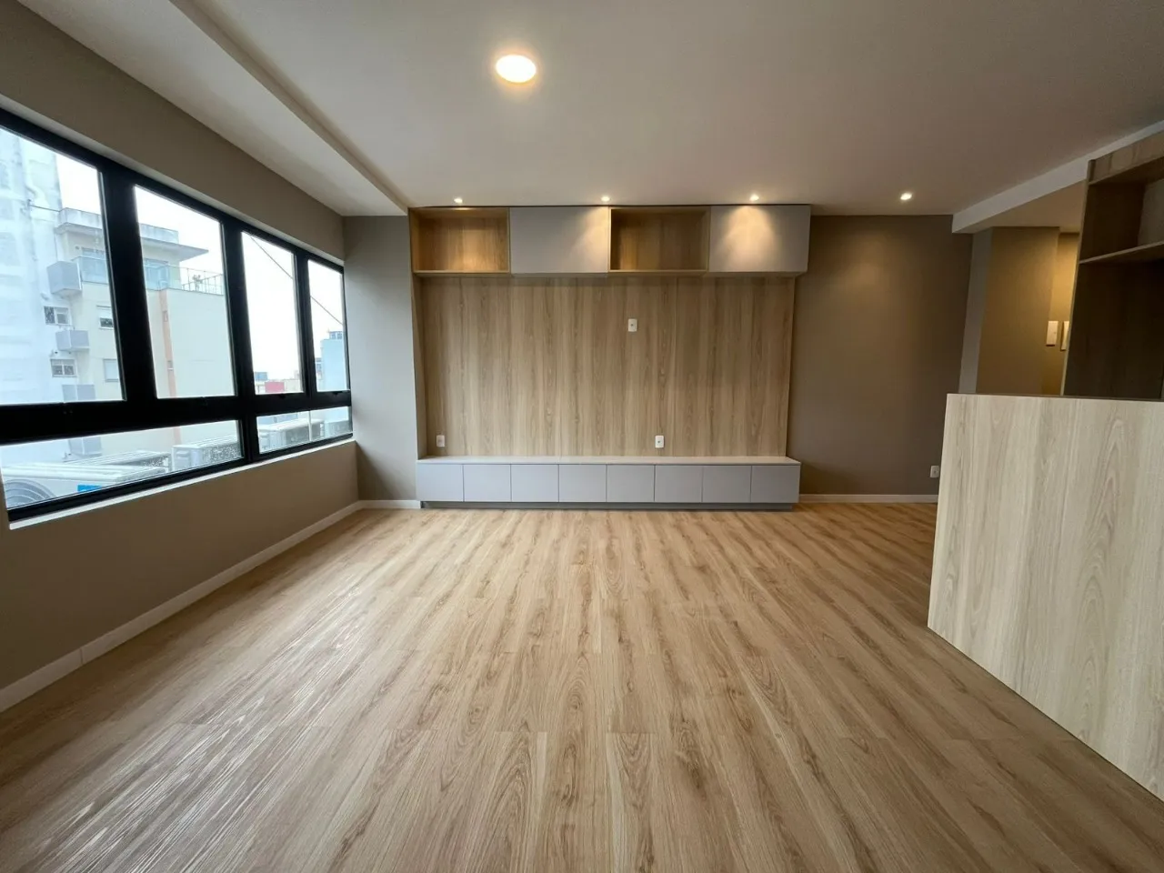 Apartamento de 1 dormitorio con cocina abierta y 58 m² — photo 12