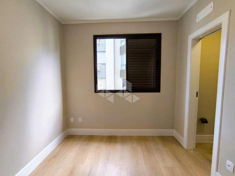 2-bedroom apartment with a water view — photo 7