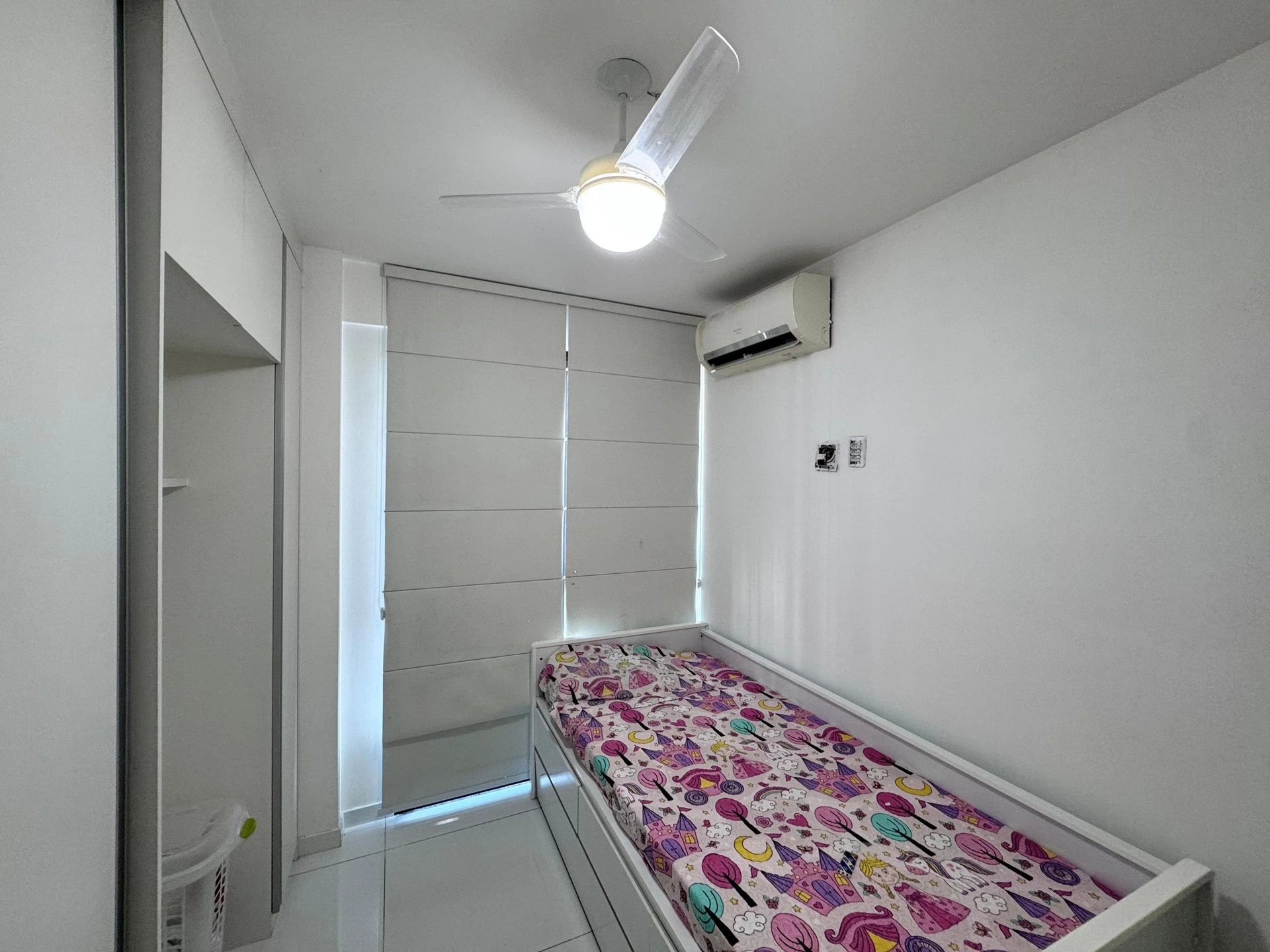 3-bedroom apartment with a grill on the balcony — photo 27