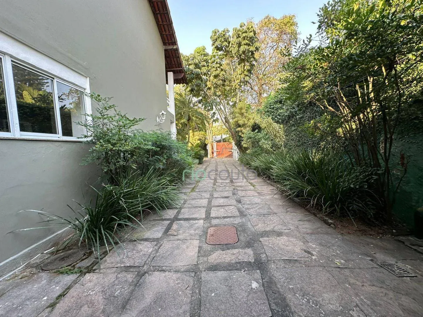 Casa com 5 quartos, 990 m² e 2 vagas, perto das janelas — photo 74