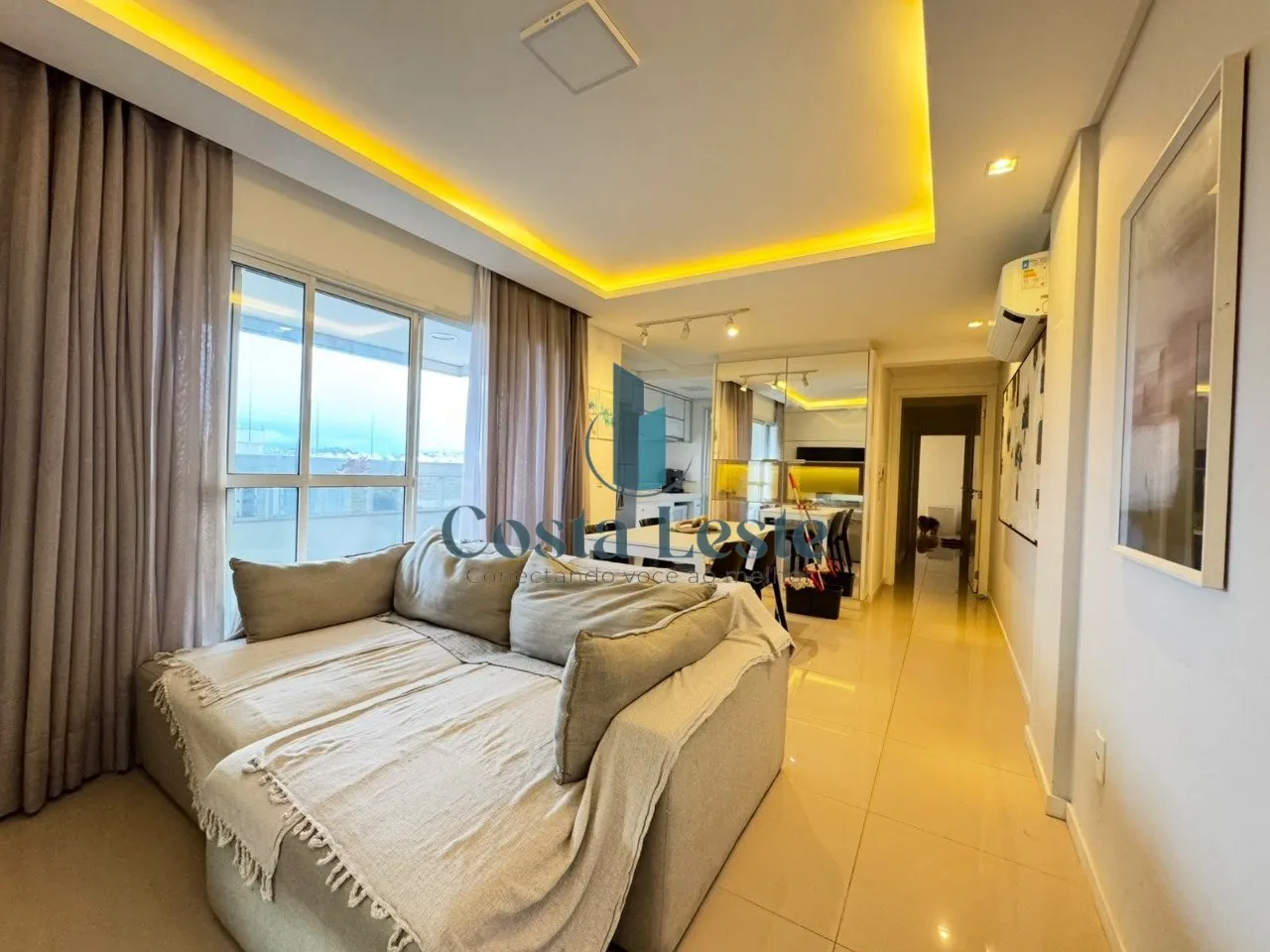 2-bedroom apartment with a home office in Florianópolis