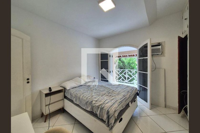 600 m² house with a washing machine and a home office — photo 18