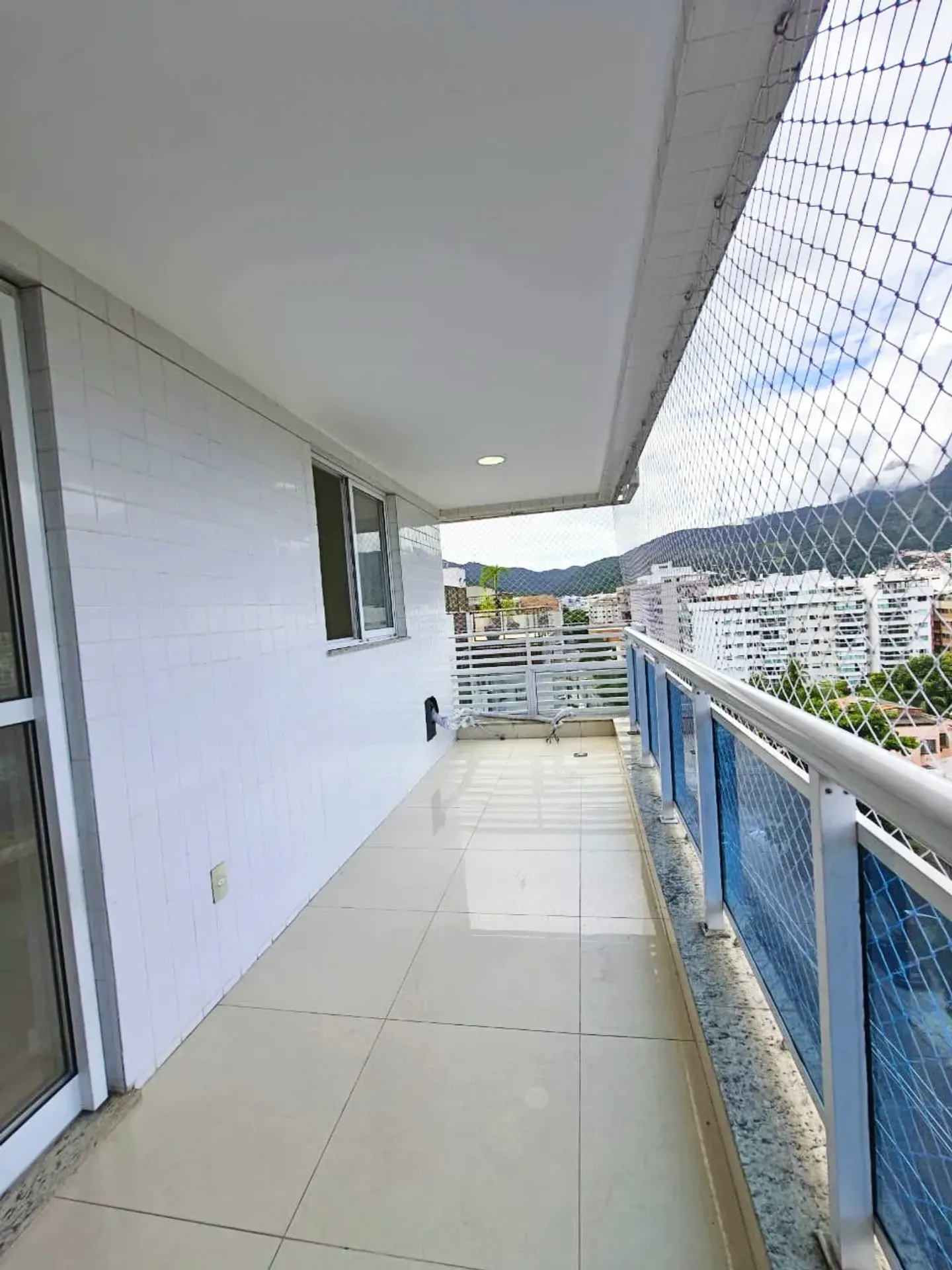2-bedroom apartment with balcony, closed kitchen — photo 24