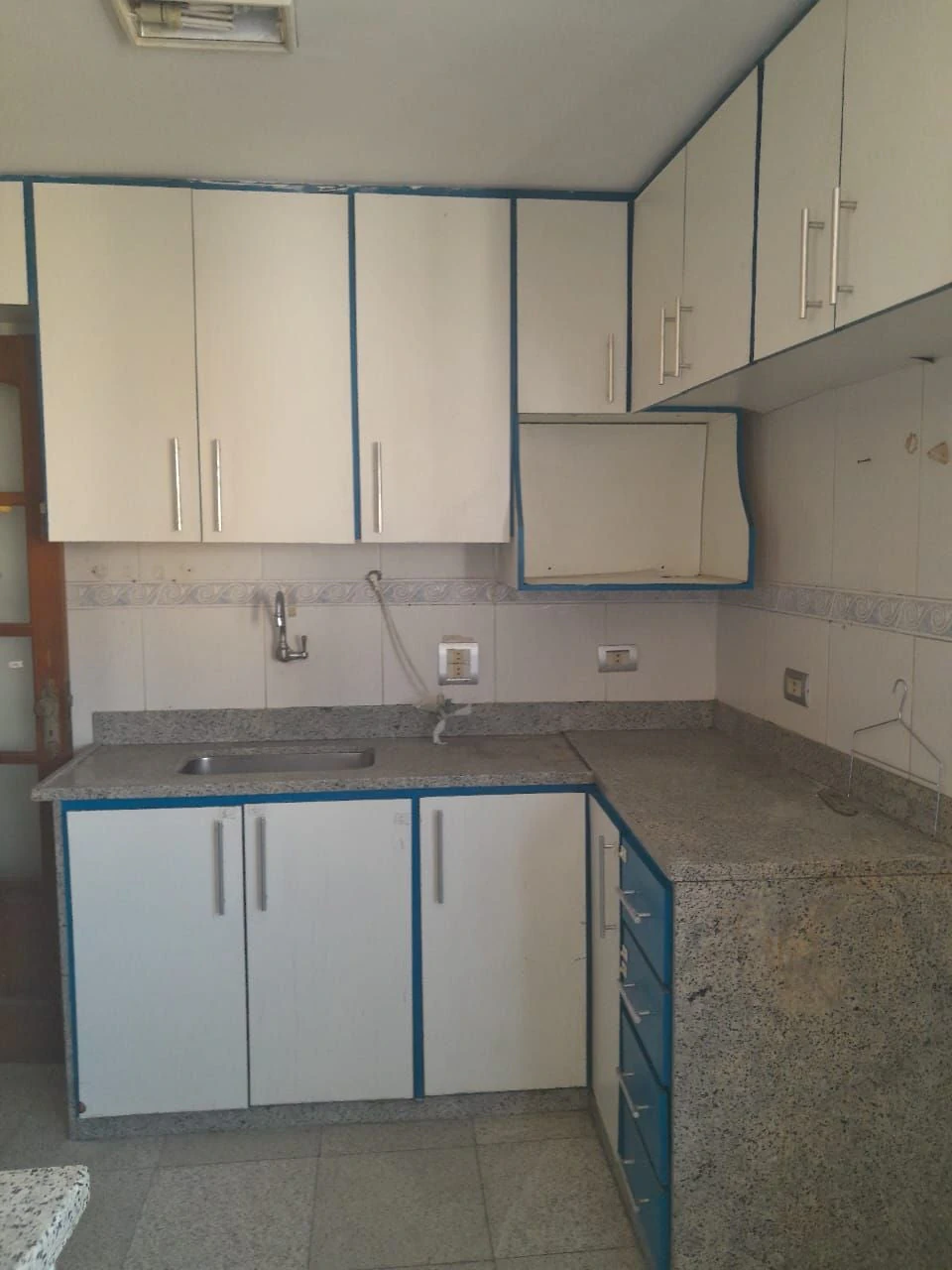 Квартира з 3 спальнями та балконом із грилем — photo 18