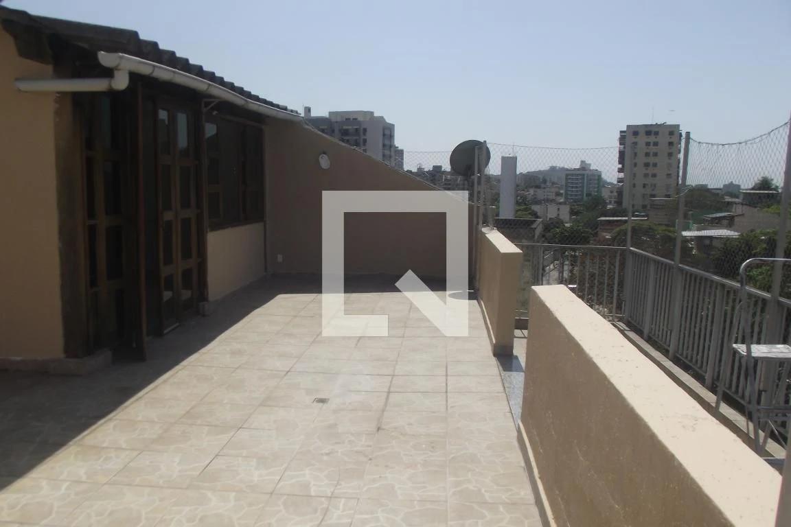 Unfurnished 2-bedroom apartment with a suite bathroom — photo 22