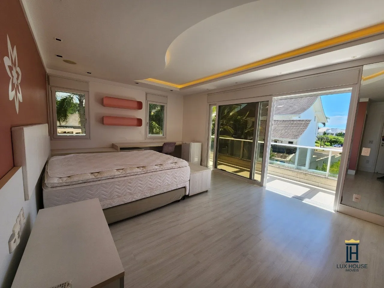 Furnished house with 7 en-suite bedrooms and 10 baths — photo 25