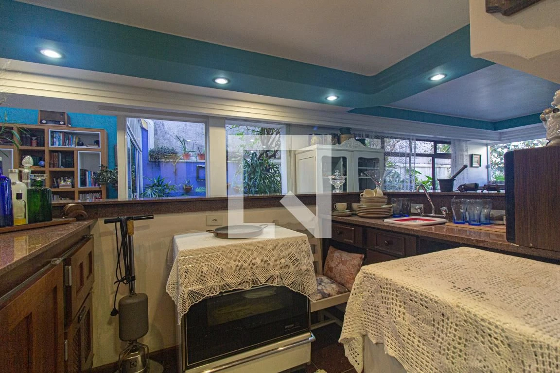 Ванна та 4 спальні: будинок 350 м² — photo 46