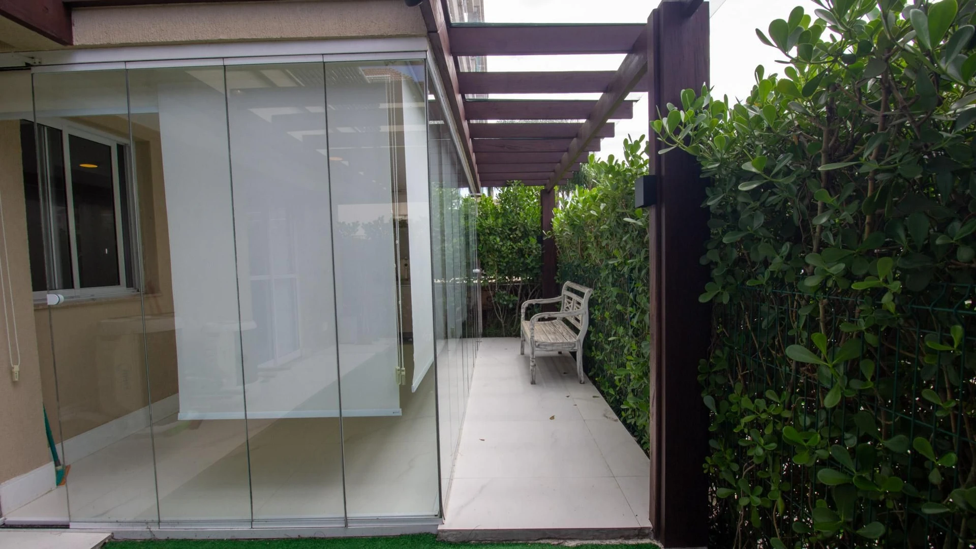 Casa de 3 dormitorios con balcón cerrado con vidrio — photo 31