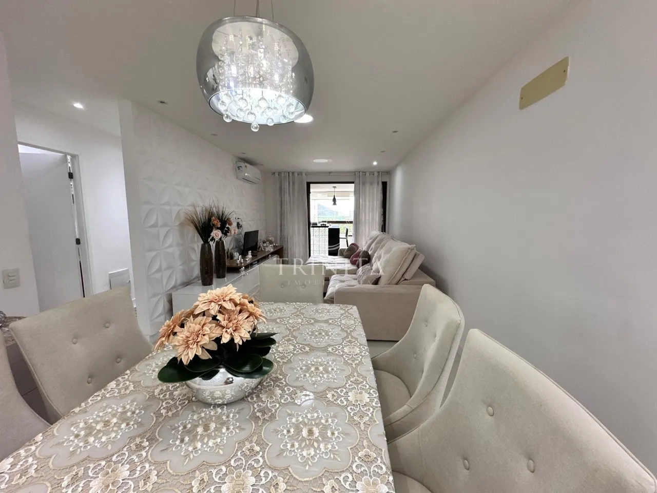 Furnished 3-suite apartment with a gas open-plan kitchen — photo 13