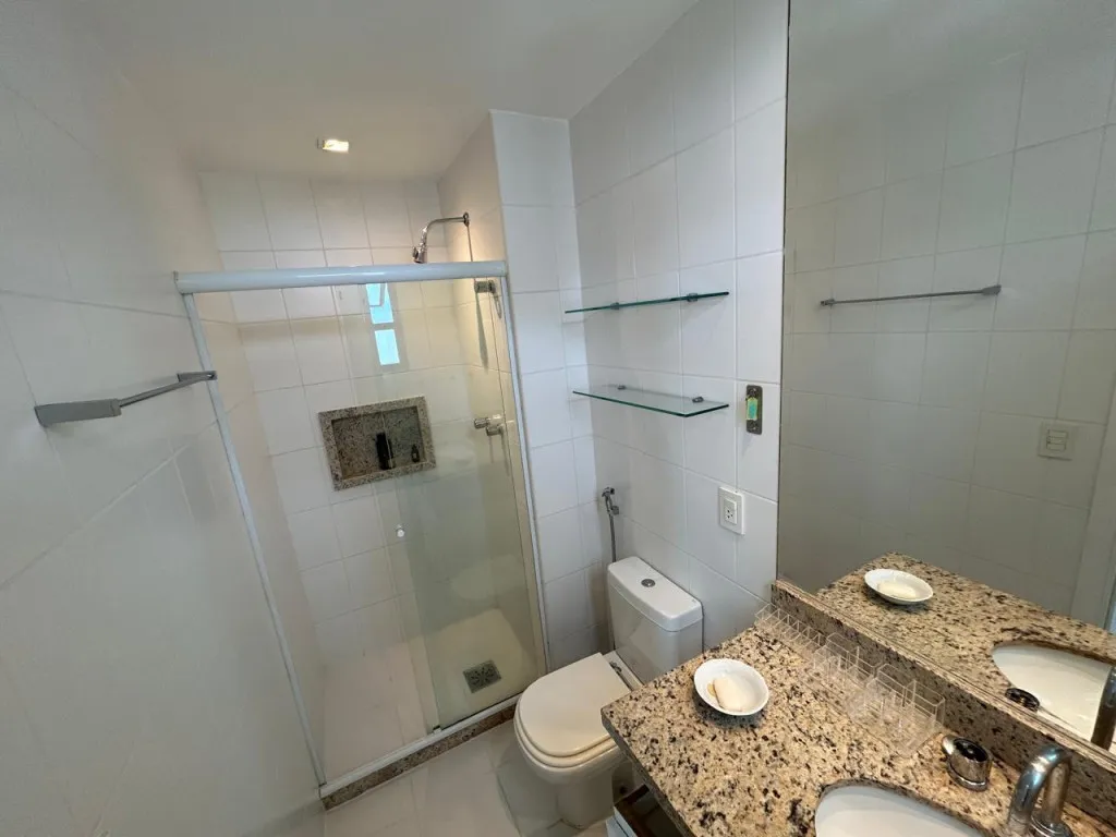 179 m² furnished apartment with 3 en-suites and 4 baths — photo 3