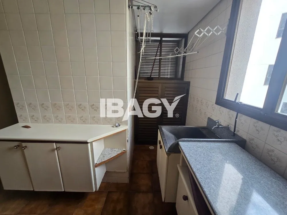 Furnished 512 m² apartment with a enclosed balcony — photo 45