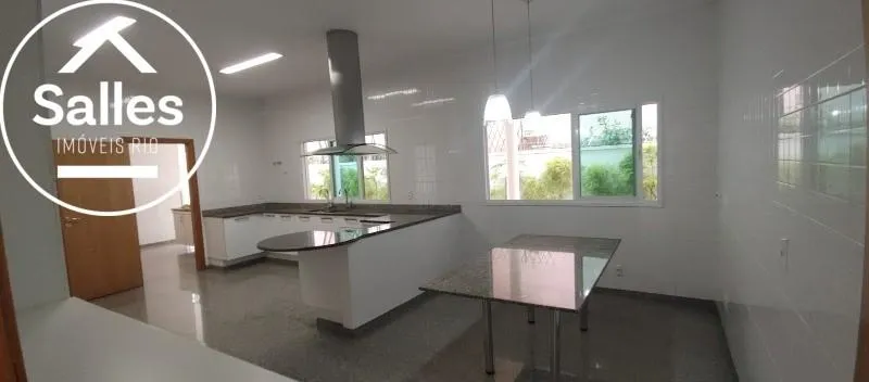 Casa sem mobília com 4 quartos, 5 banheiros e varanda — photo 21