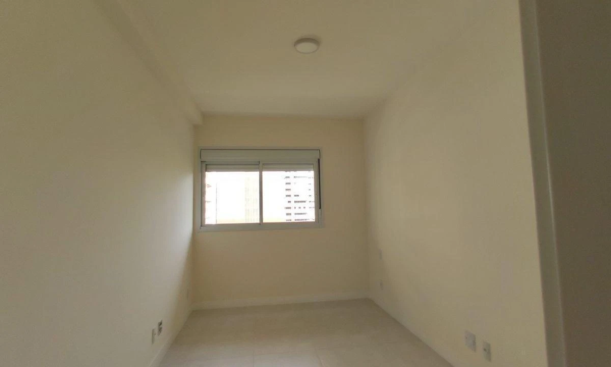 2-bedroom apartment with a mountain view — photo 28