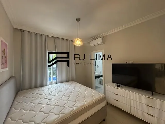 5-bedroom house with a walk-in closet in Rio de Janeiro — photo 3