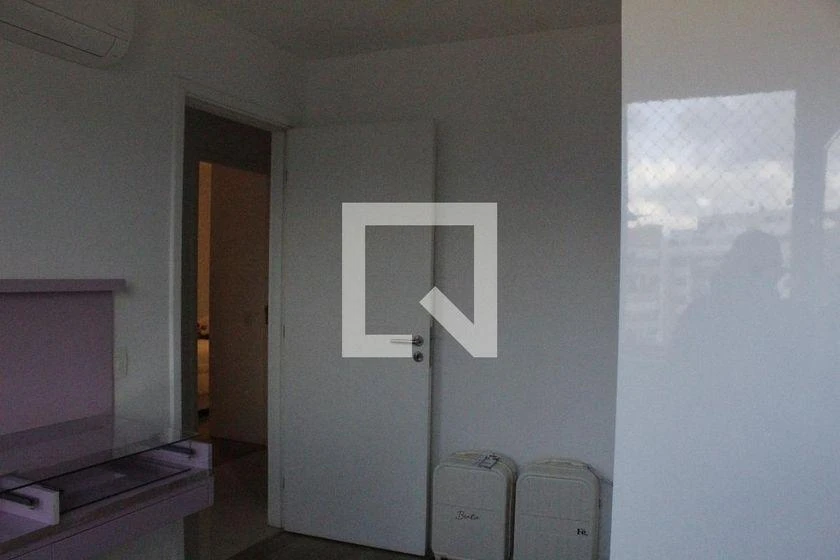 Furnished apartment, 115 m², with a glass-enclosed balcony — photo 18