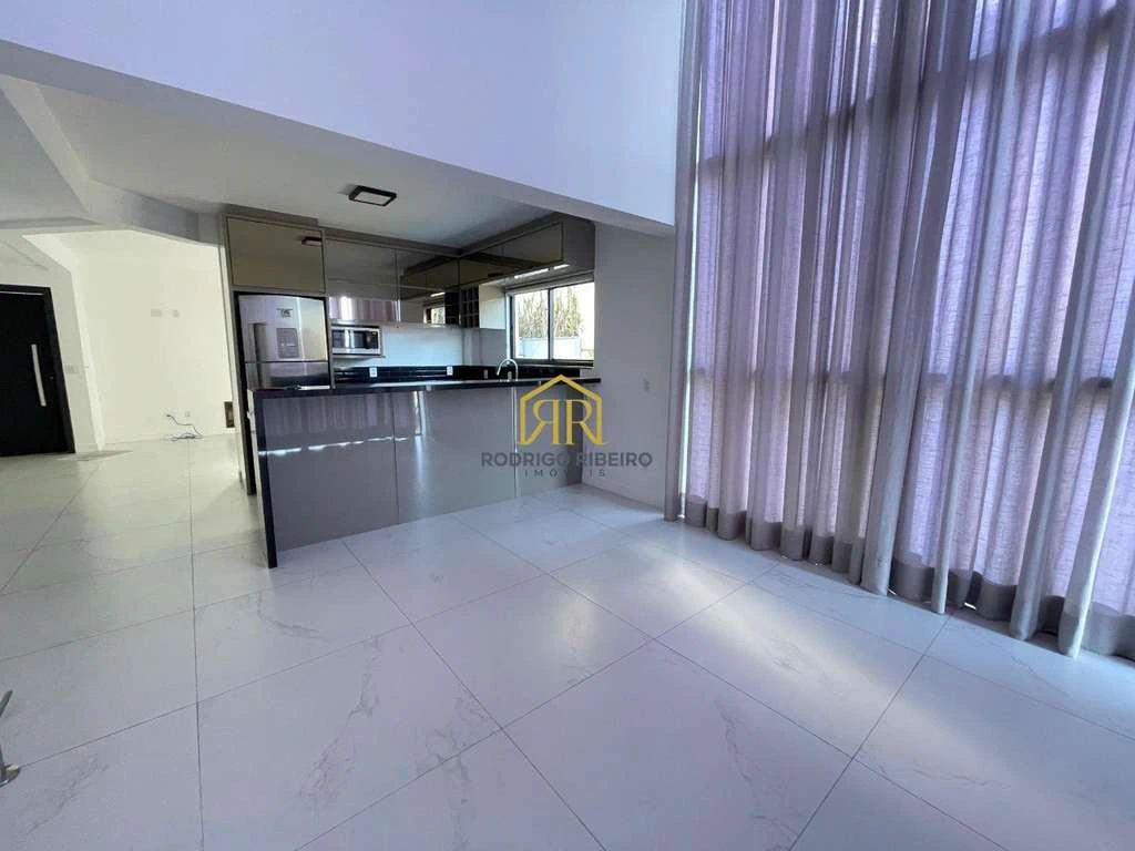 Condominium house with 5 bedrooms and private garden