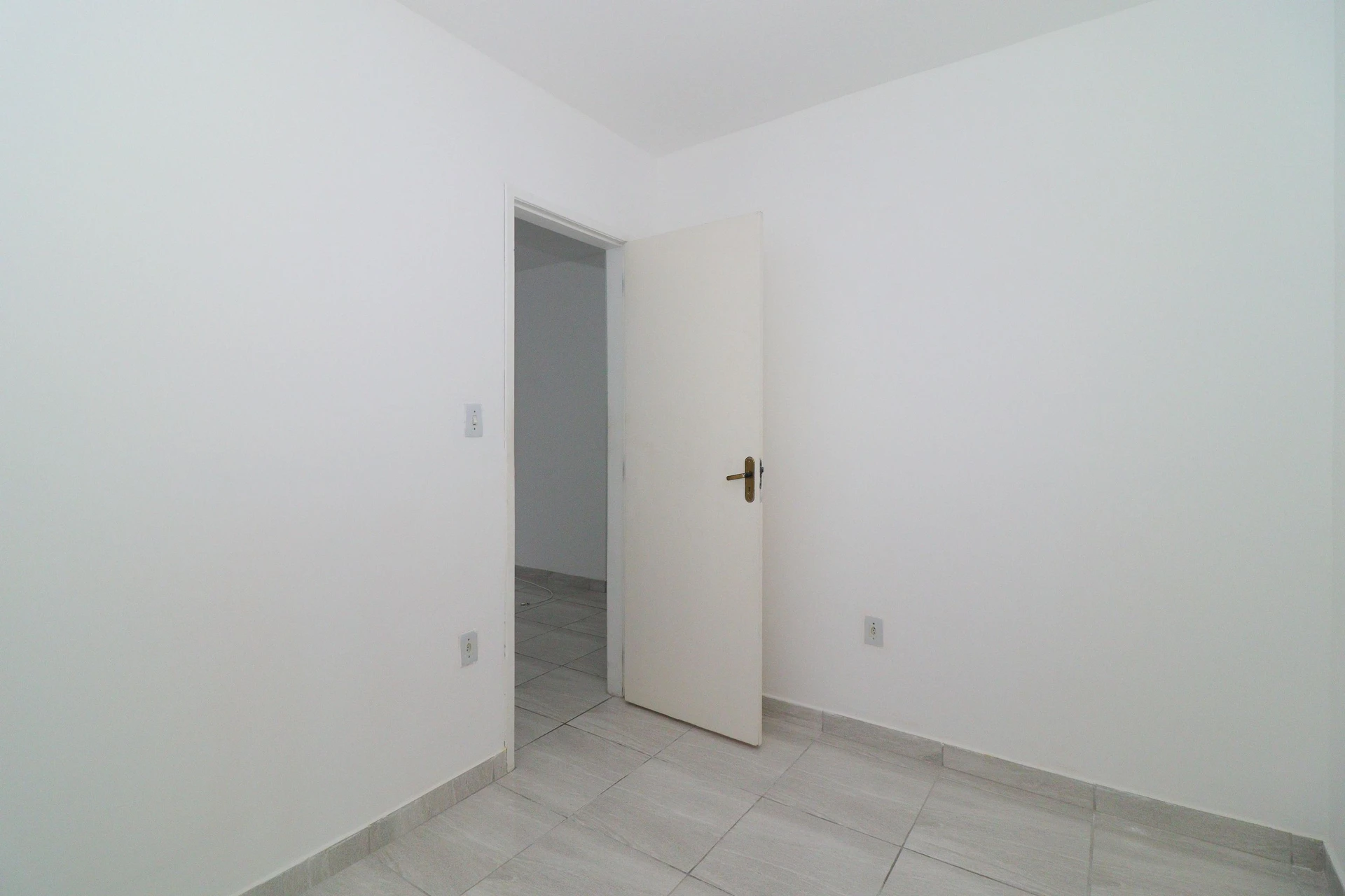 2-bedroom rental apartment with 1 bathroom and balcony — photo 7