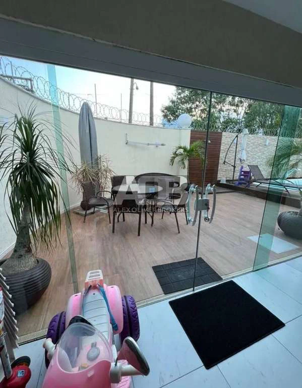 Furnished triplex house with 260 m² and private BBQ area — photo 14