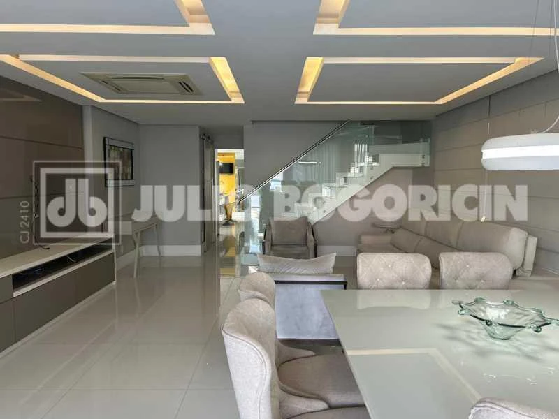 Casa mobiliada de 370 m² com 5 quartos e fogão a gás