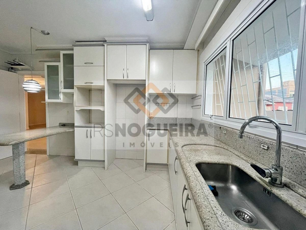 Furnished house, 317 m², with a bathtub — photo 45