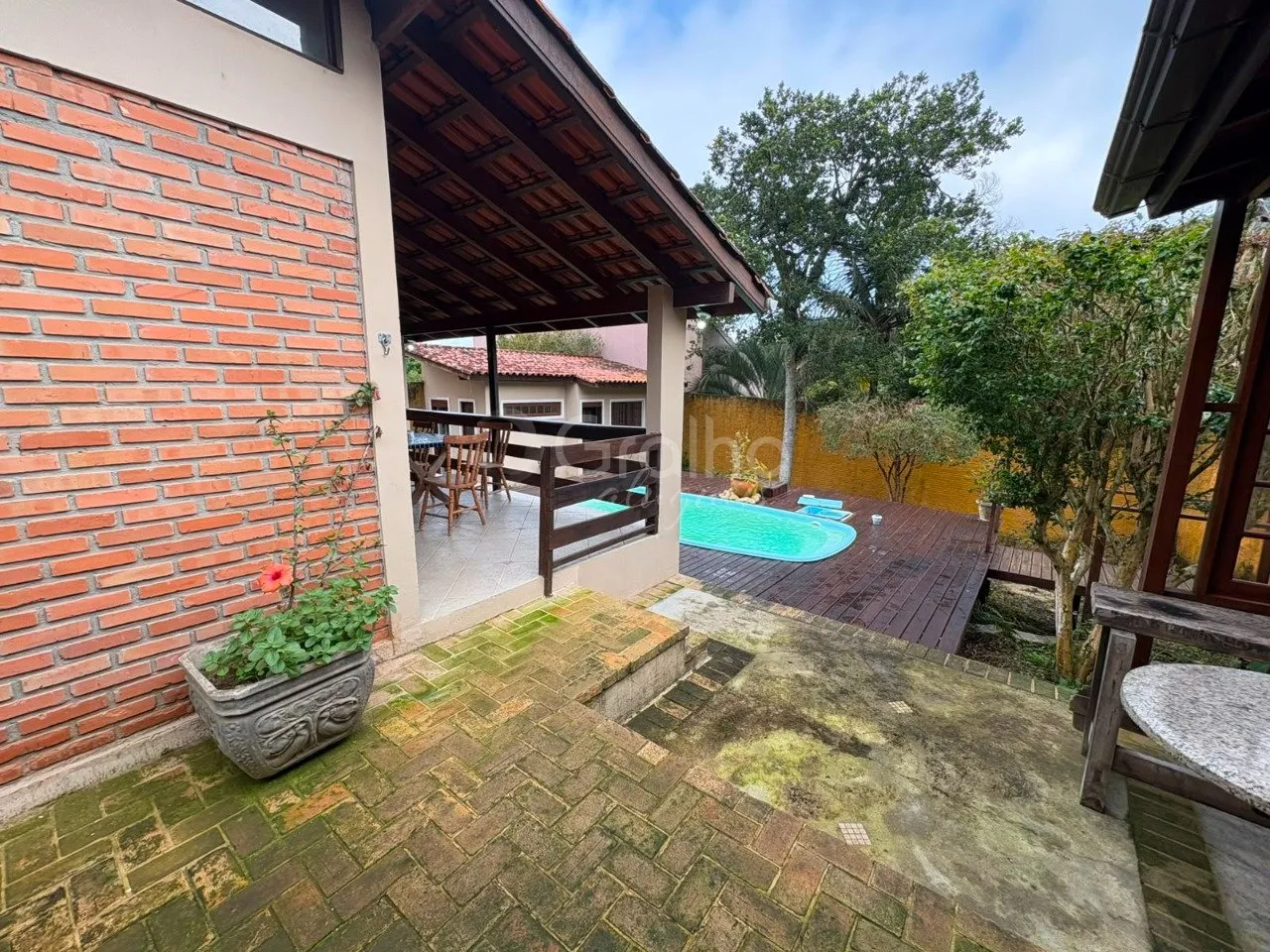 House with 3 en-suite bedrooms 435 m² and private garden — photo 31