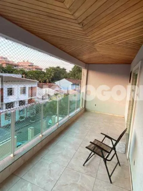 Condo house with 5 bedrooms and 4 bathrooms — photo 2