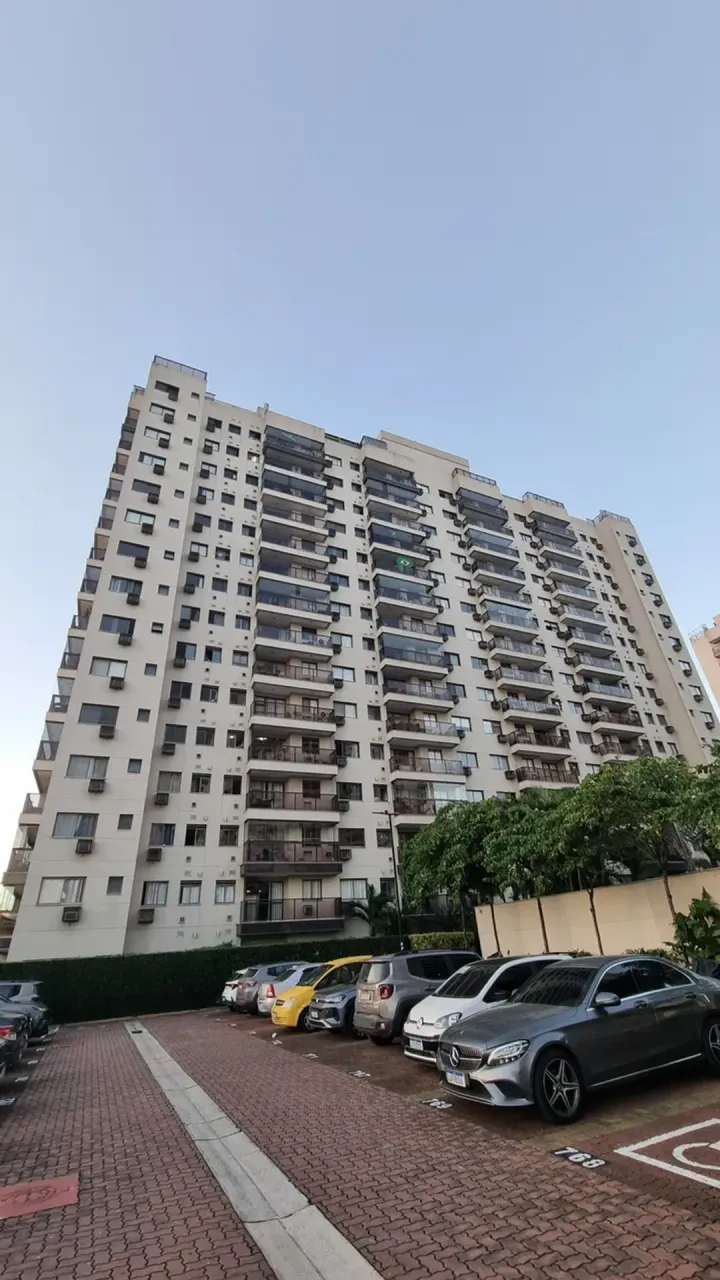 Apartamento com 2 quartos e cozinha fechada moderna — photo 19