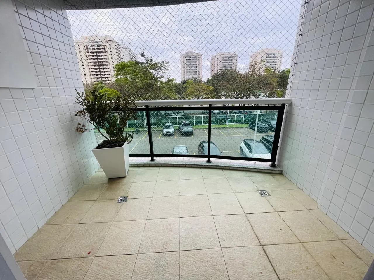 2-bedroom apartment with floor-to-ceiling windows — photo 8