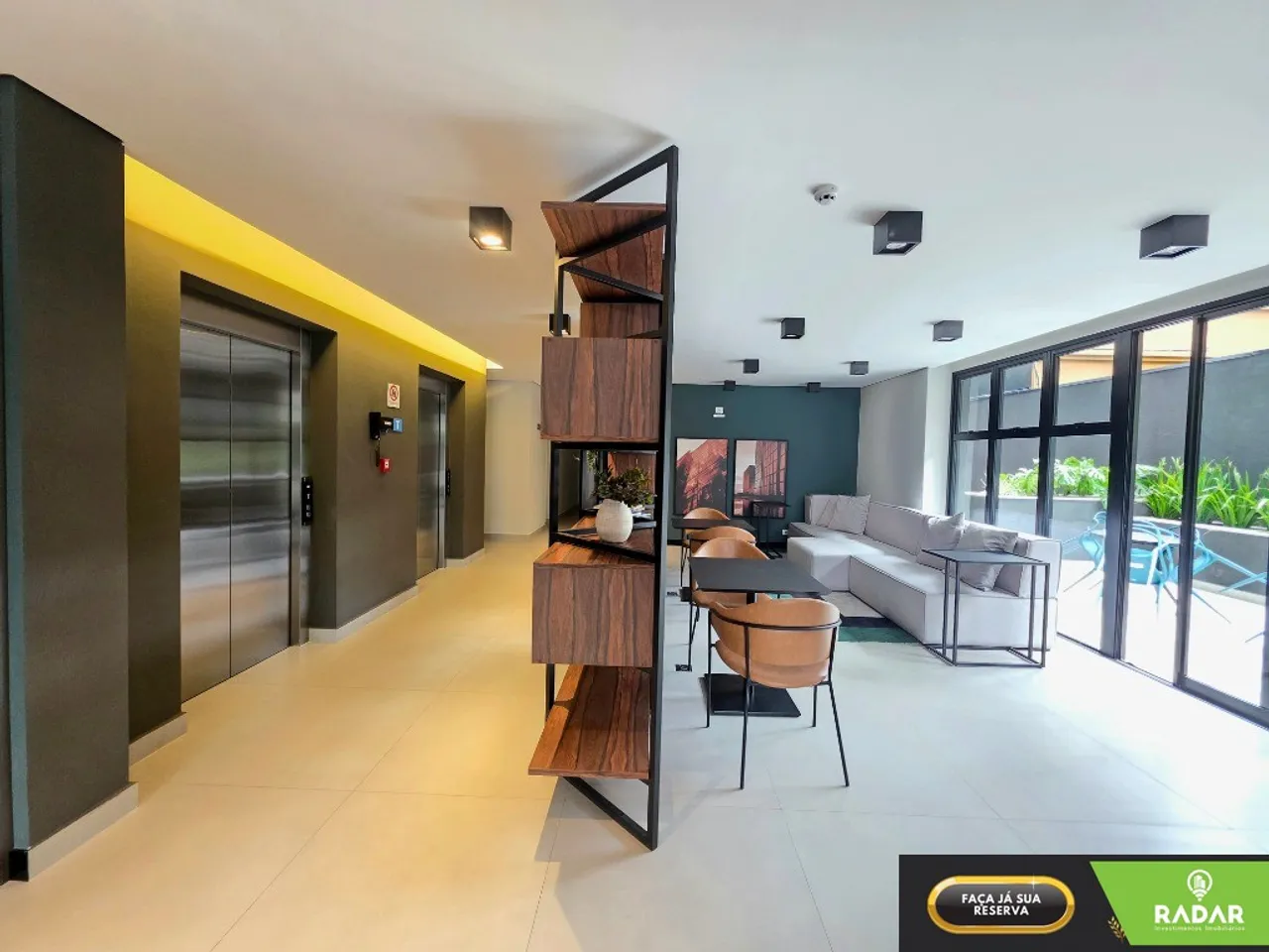 Furnished 2-bedroom apartment with open-plan kitchen — photo 20