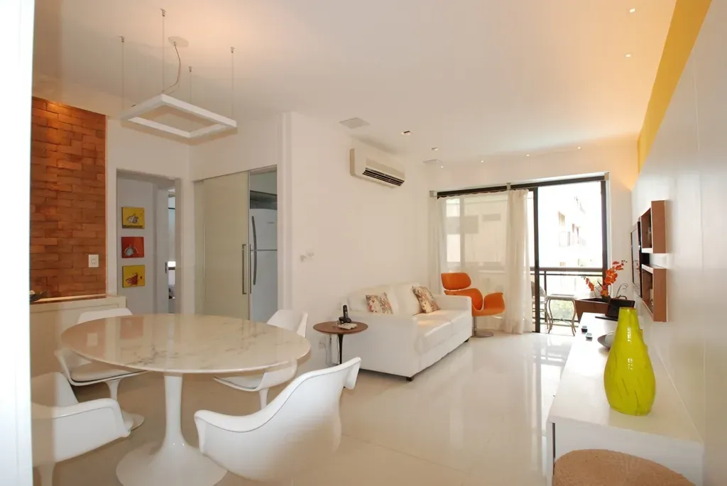 Furnished apartment with 2 bedrooms and open kitchen — photo 11