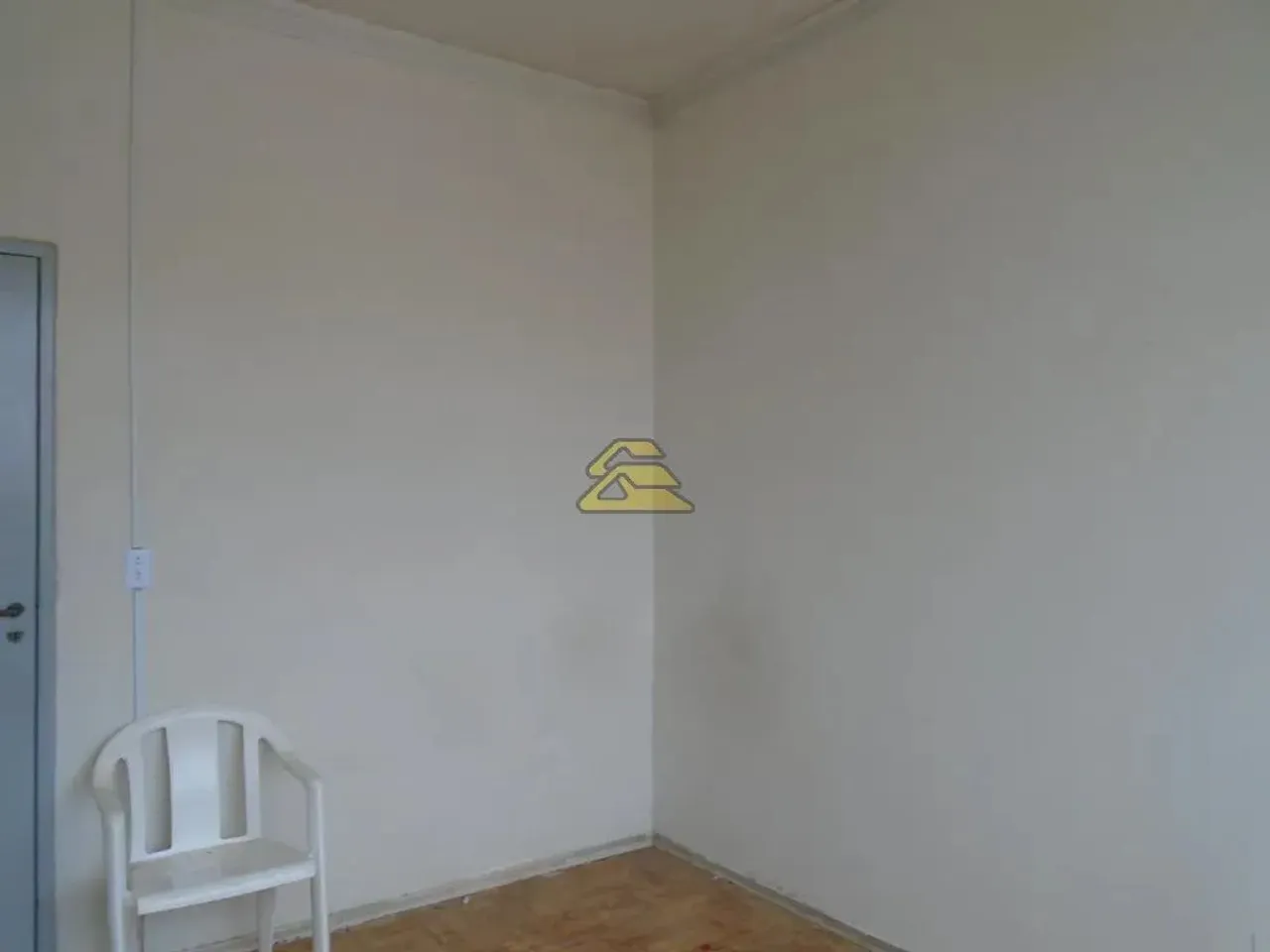 Apartamento de 2 quartos com cozinha separada e fogão a gás — photo 14