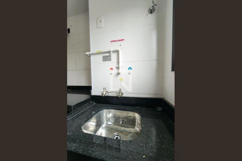 2-bedroom apartment in a building with a gym — photo 19