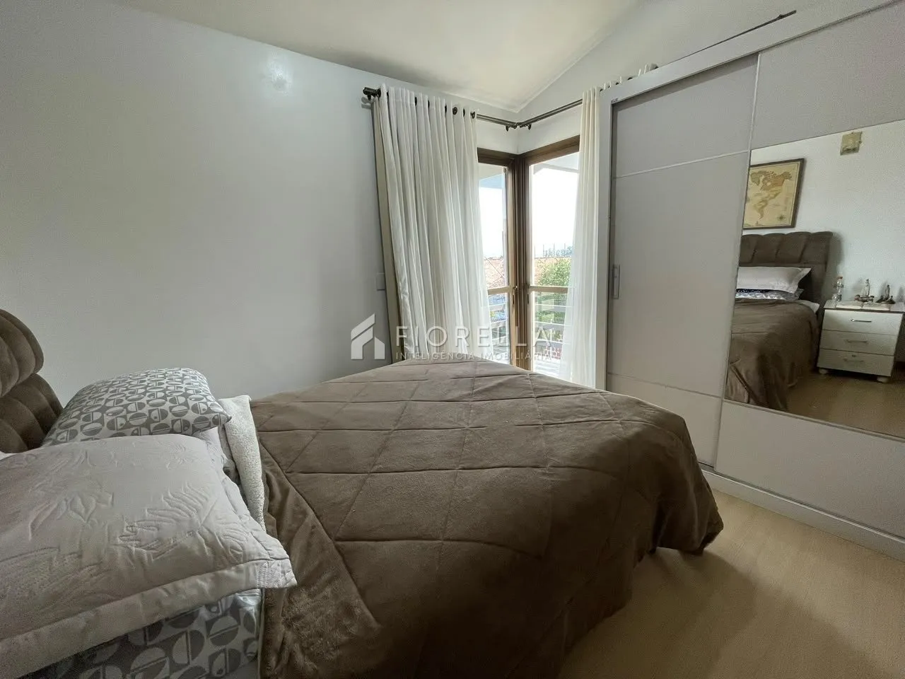 Furnished house, 376 m², with a water view — photo 8
