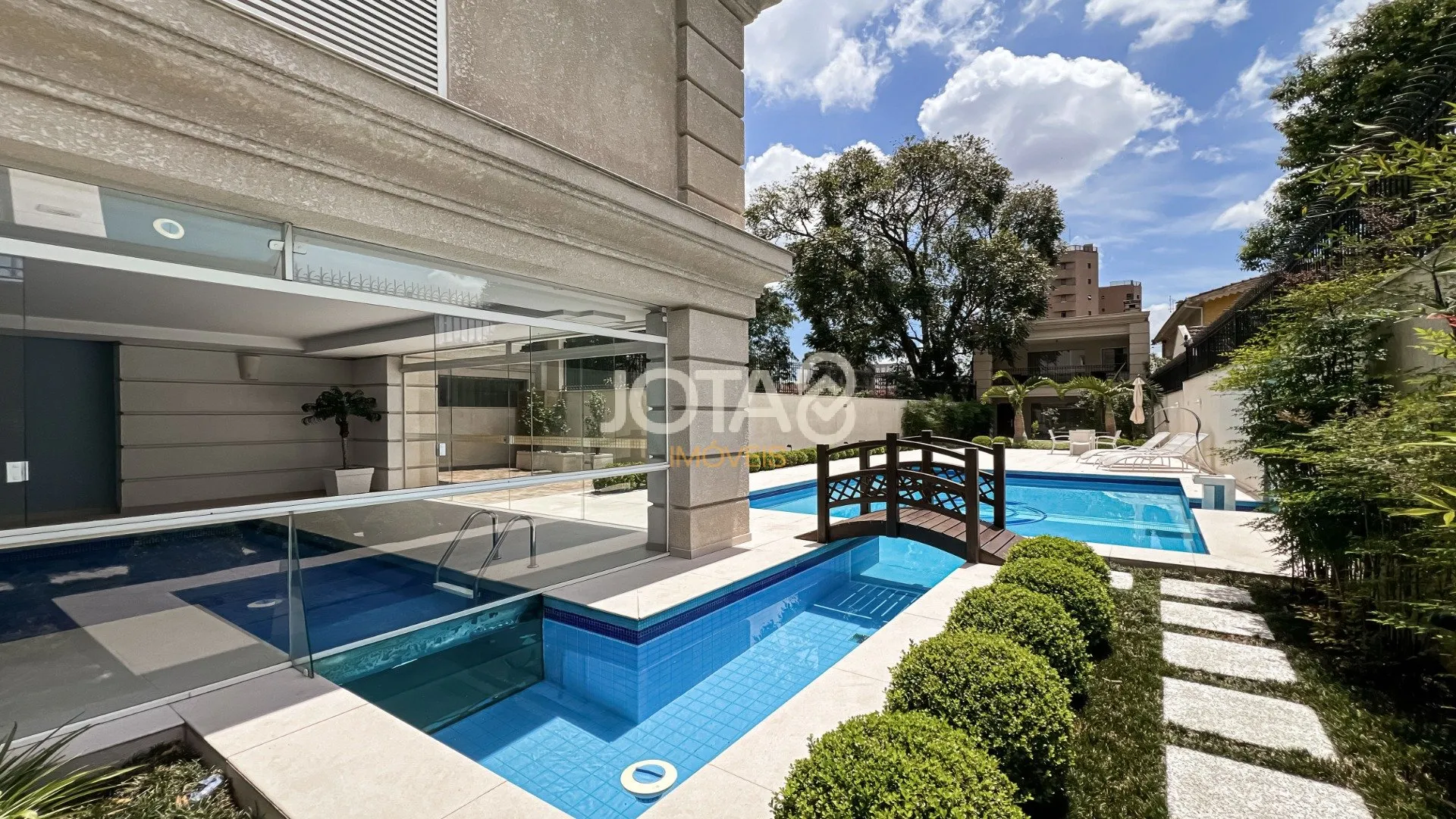 Apartamento con balcón y barbacoa privada — photo 31