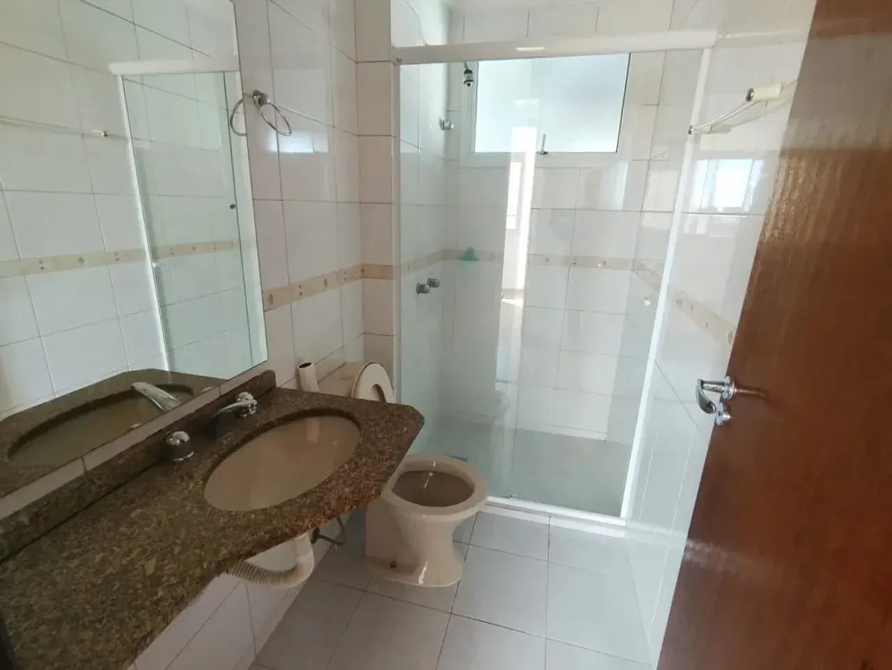 Квартира з 3 спальнями, 1 ванною при спальні та 2 санвузлами — photo 20
