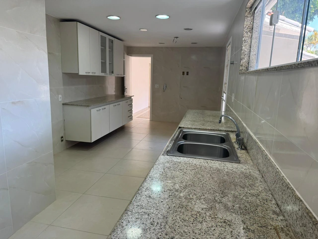 470 m² house with 3 bedrooms and 2 en suites — photo 14