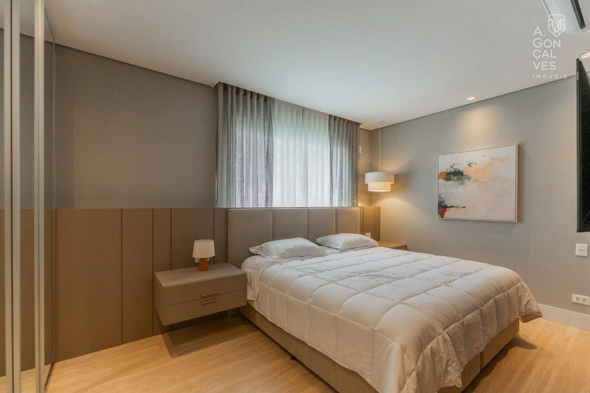 Furnished apartment, 139 m², with a glass-enclosed balcony — photo 19