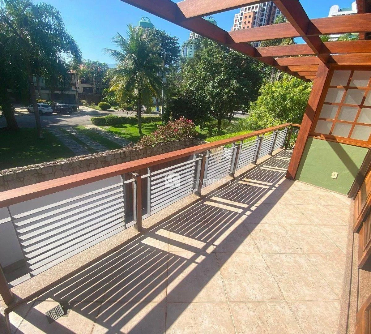 Casa com 5 quartos e 5 banheiros, 570 m², cozinha a gás — photo 33