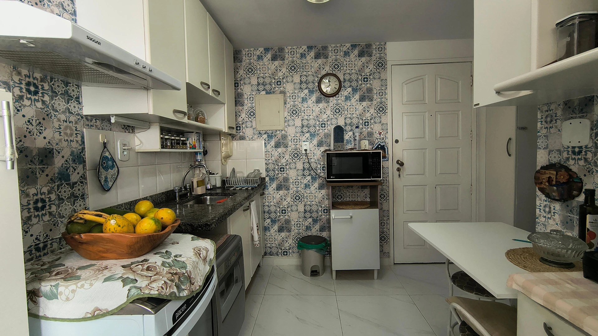 Apartamento mobiliado com mesa de trabalho e 4 quartos — photo 34
