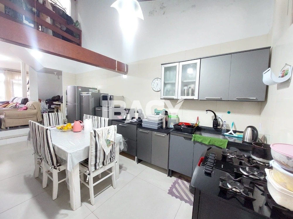 4-bedroom house, 1 with its own bathroom, 157 m² — photo 3