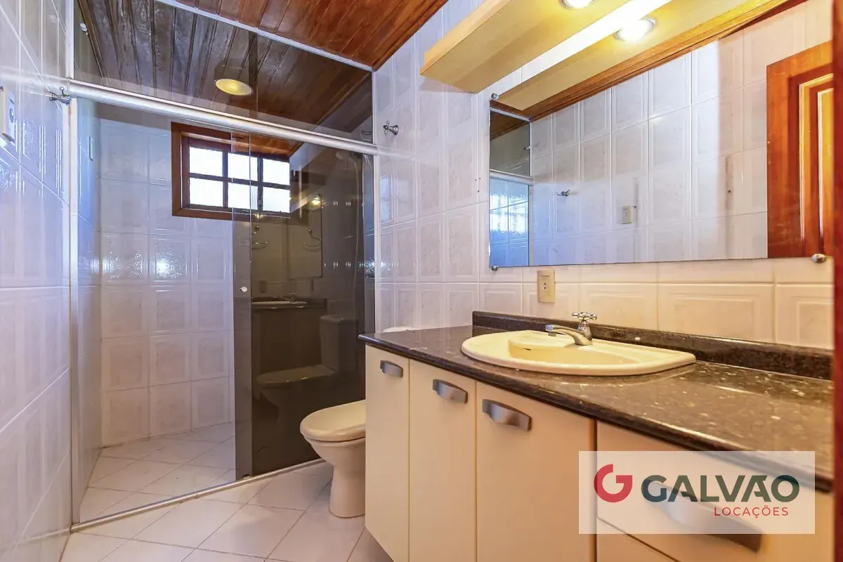 Casa sin amueblar con 3 dormitorios, cocina cerrada y balcón — photo 29
