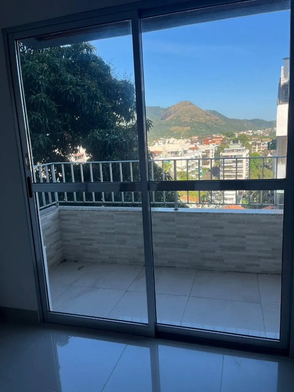 3-bedroom apartment with a mountain view in Rio de Janeiro