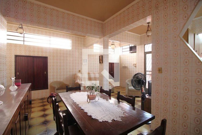255 m² house with 3 bedrooms and a private garden — photo 38
